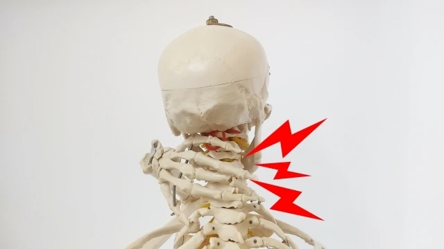 体の歪みがもたらす辛い症状